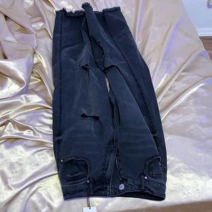 Baggy ripped jeans🤩